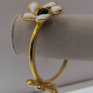 RARE Ben-Amun Gold and White Floral Bracelet with Gem Center Excellent Condition
